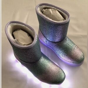 FabKids Light Up Fuzzy Boot, Size 6